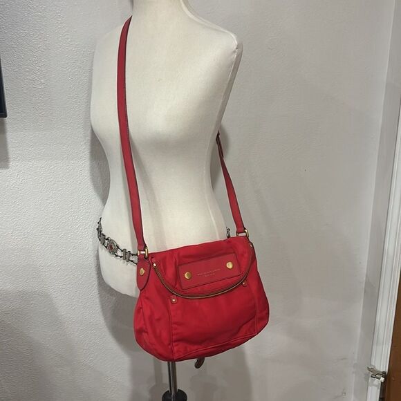 Marc By Marc Jacobs Natasha Red Shoulder Bag with Gold Accents - Picture 6 of 6